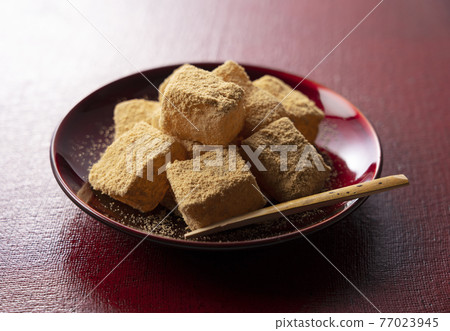 Warabimochi  77023945