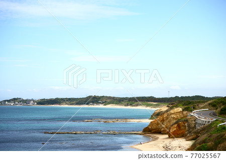 Natsuigahamahama coast where white waves hit Natsuigahamahama coast where white waves hit 77025567