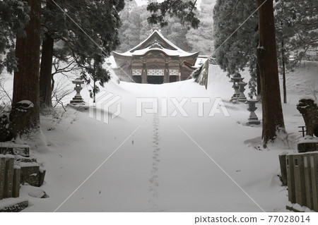 Oyama Shrine 4 Oyama Shrine 4 77028014