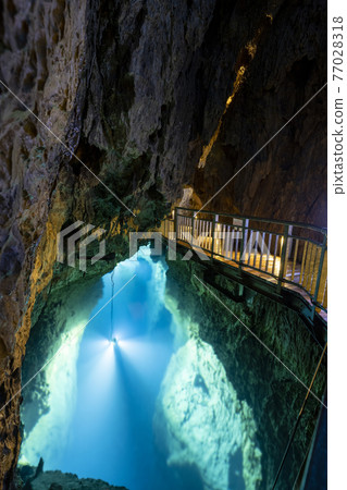 Ryusen-dong, Iwaizumi-cho, Iwate Prefecture (second underground lake) 77028318
