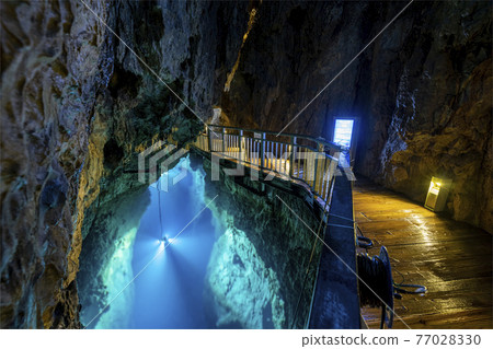 Ryusen-dong, Iwaizumi-cho, Iwate Prefecture (second underground lake) 77028330