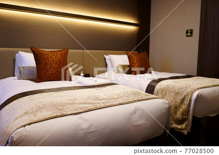 Hotel (twin room) 77028500