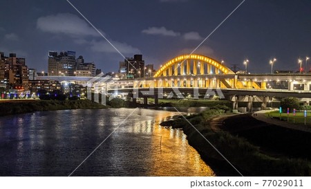 Maishuai First Bridge Rainbow Bridge Keelung River Night View 77029011