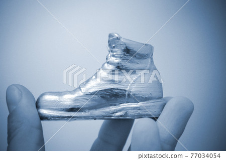 Object in the form of a boot printed on a 3d printer and covered with enamel 77034054