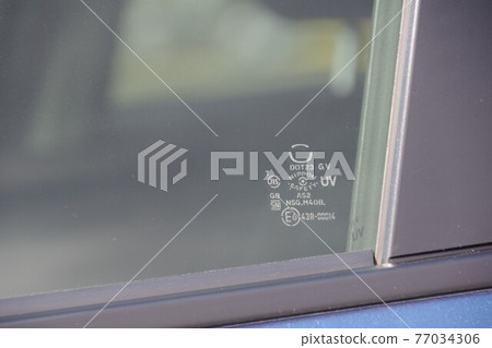 汽車側窗雕刻 汽車側窗雕刻 77034306