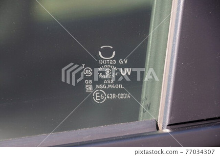 汽車側窗雕刻 汽車側窗雕刻 77034307