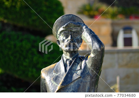 Iron statue of sea captain close up in Baku Iron statue of sea captain close up in Baku 77034680