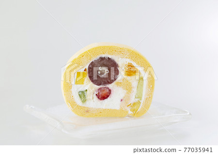 fruit roll cake 77035941