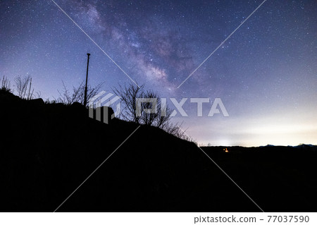 《Akiyoshidai, Yamaguchi Prefecture》 Milky Way seen from Akiyoshidai 《Akiyoshidai, Yamaguchi Prefecture》 Milky Way seen from Akiyoshidai 77037590