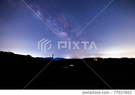 《Akiyoshidai, Yamaguchi Prefecture》 Milky Way from Akiyoshidai 《Akiyoshidai, Yamaguchi Prefecture》 Milky Way from Akiyoshidai 77037602