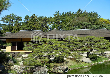 Strolling daimyo garden image Special scenic Ritsurin Garden Pine in front of Kogetsutei Strolling daimyo garden image Special scenic Ritsurin Garden Pine in front of Kogetsutei 77038298