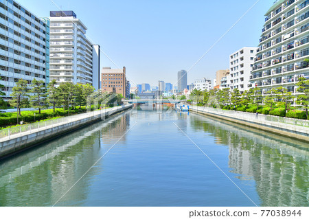 View toward Takahashi and Sumida River from Nishifukawa Bridge / Onagi River (Koto-ku, Tokyo) [2021.4] 77038944
