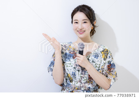 Female microphone 77038971