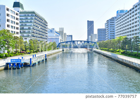 View toward Nishifukawa Bridge from Takahashi / Onagi River (Koto-ku, Tokyo) [2021.4] 77039757