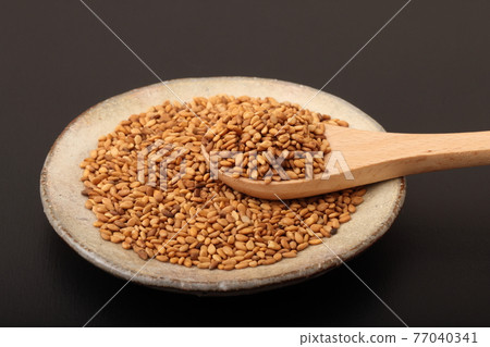 Gold roasted sesame Gold roasted sesame 77040341