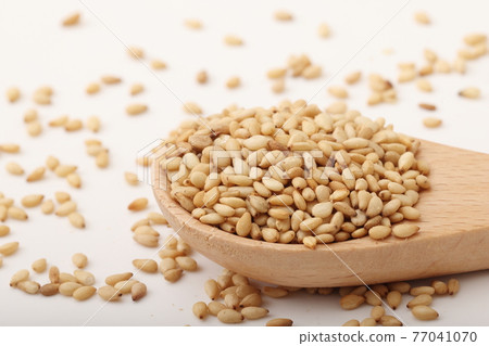 White roasted sesame White roasted sesame 77041070