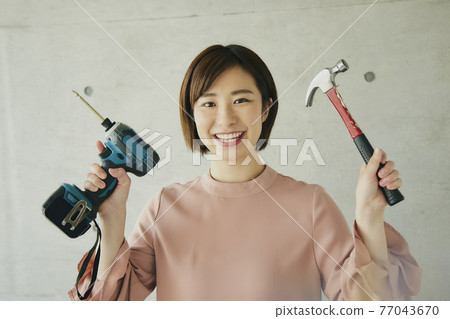 女生 女孩 女性 77043670