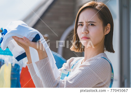 The smell of gym clothes The smell of gym clothes 77045067