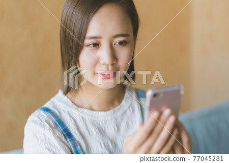 家庭主婦和智能手機 77045281