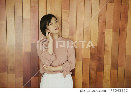 女生 女孩 女性 77045522