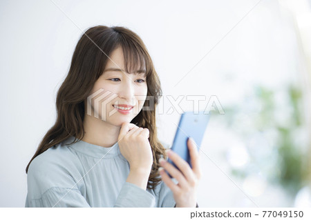 Female smartphone smartphone (adobe RGB) 77049150