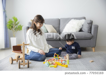 活著的父母和孩子 77050169