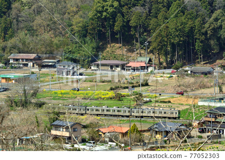 Railway Private railway: Chichibu Railway 7000 series that goes through the mountains Railway Private railway: Chichibu Railway 7000 series that goes through the mountains 77052303