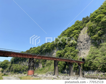 Scenery of Iwato: Hyakueda Iron Bridge and Tunnel Scenery of Iwato: Hyakueda Iron Bridge and Tunnel 77052519