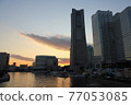 在黃昏的地標塔 77053085