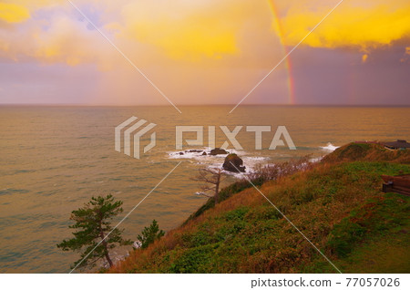 A rainbow I met in Kashiwazaki, Niigata prefecture, early in the morning when the storm passed A rainbow I met in Kashiwazaki, Niigata prefecture, early in the morning when the storm passed 77057026