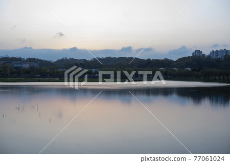 Sunrise 77061024