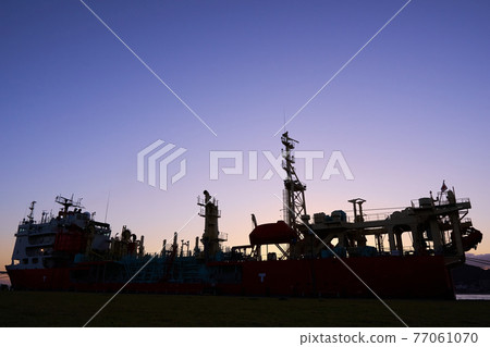 Ship silhouette dawn Ship silhouette dawn 77061070