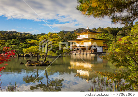 Kinkakuji - the golden pavillon - Kyoto 77062009