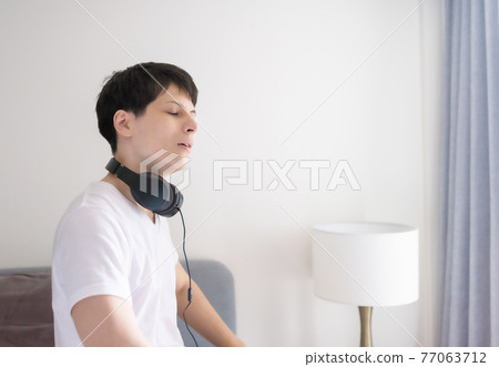 男性肖像 77063712