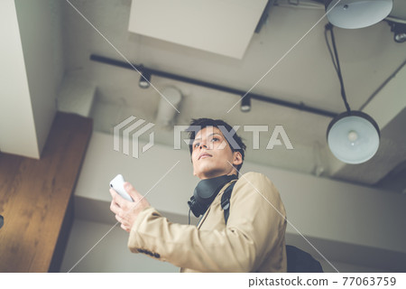 男性肖像 77063759