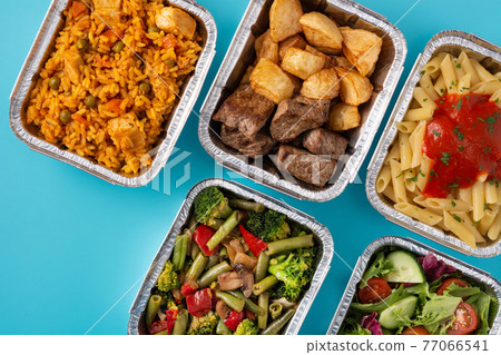 Take away healthy food in foil boxes Take away healthy food in foil boxes 77066541