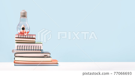 Business or education growth and creative thinking concept banner 77066693