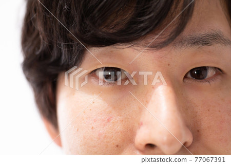 Eyes up single eyelids 77067391