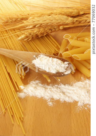 Wheat Pasta Noodles Wheat Pasta Noodles 77069032