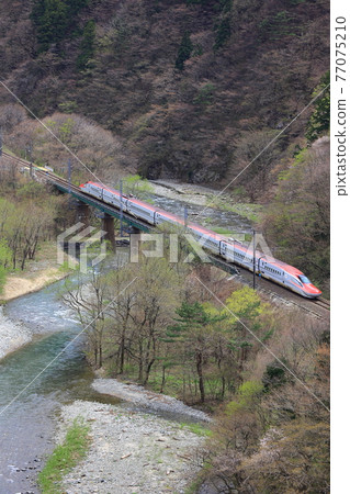 秋田新幹線橫穿奧羽山脈 77075210