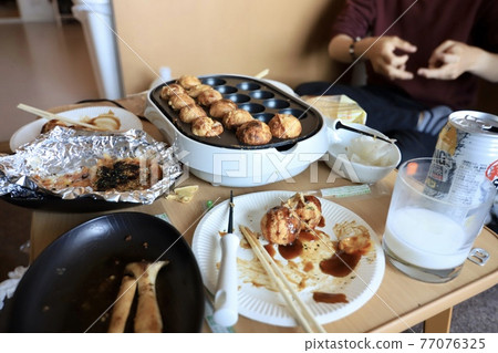 不平凡的生活,從白天開始在家放鬆,與朋友共進晚餐 不平凡的生活,從白天開始在家放鬆,與朋友共進晚餐 77076325