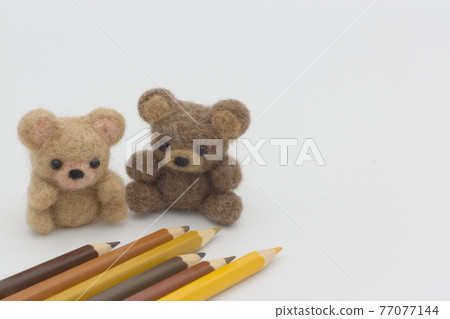Colored pencil 77077144