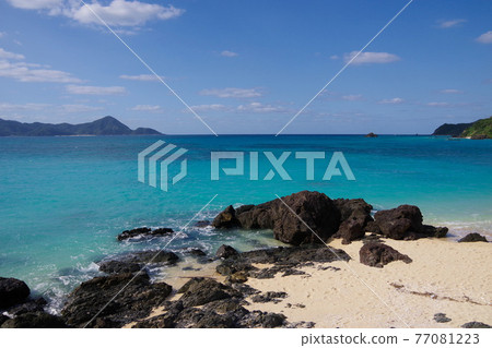 A beautiful tropical beach with high transparency Uchidahara Beach on Amami Oshima A beautiful tropical beach with high transparency Uchidahara Beach on Amami Oshima 77081223