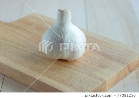 New garlic New garlic 77081256