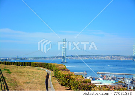 Great suspension bridge "Onaruto Bridge" 77081588