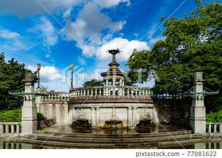鶴舞公園舒適的夏日天空 鶴舞公園舒適的夏日天空 77081622