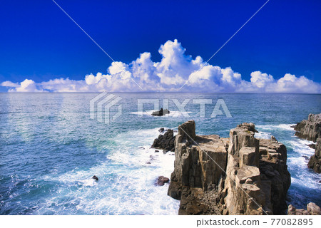 東尋坊和積雨雲 東尋坊和積雨雲 77082895