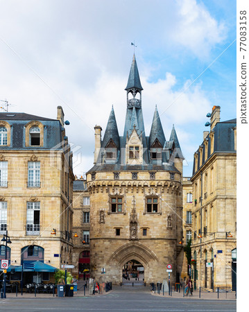Porte Cailhau is medieval city gate in the heart of Bordeaux. France Porte Cailhau is medieval city gate in the heart of Bordeaux. France 77083158