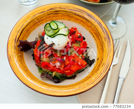 Grilled vegetables Escalibada catalana Grilled vegetables Escalibada catalana 77083234