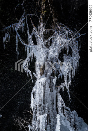 Ice pillar Onouchi valley tourist attraction 77086663